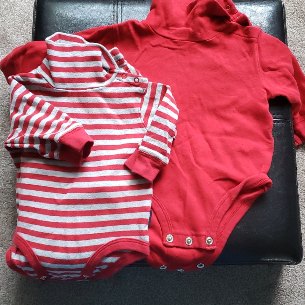 Bundle Of Carter's bodysuits Turtleneck full sleeves 6-9 Months
